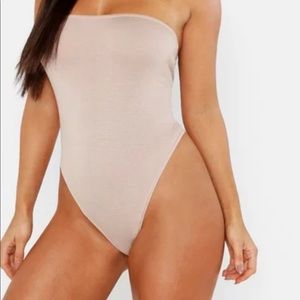 NWT: BASIC BANDEAU BODYSUIT